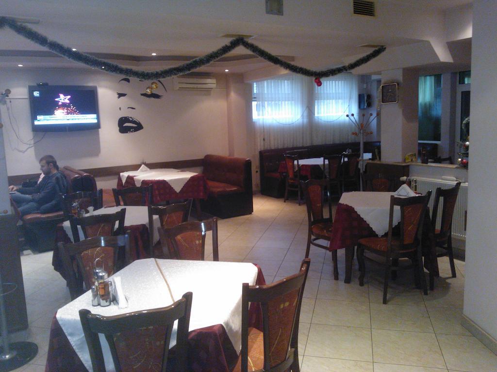 Hotel Tsarevets Asenovgrad Dış mekan fotoğraf