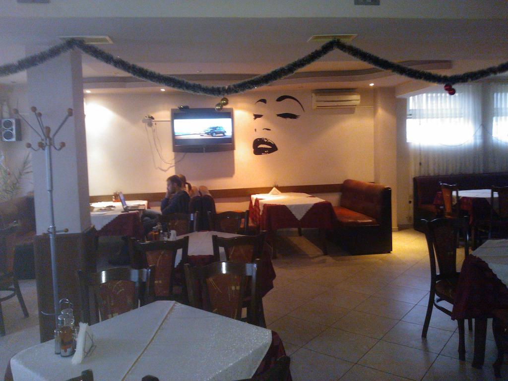 Hotel Tsarevets Asenovgrad Dış mekan fotoğraf