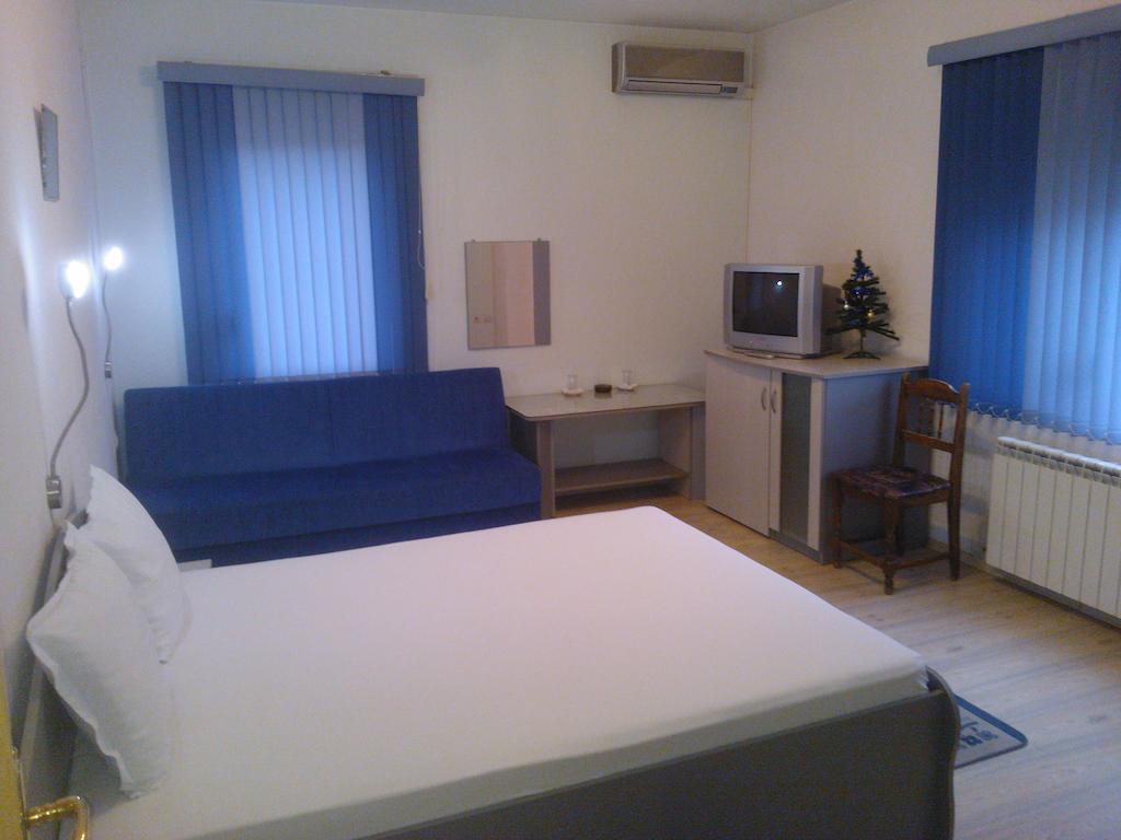 Hotel Tsarevets Asenovgrad Oda fotoğraf