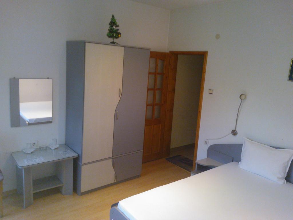 Hotel Tsarevets Asenovgrad Oda fotoğraf