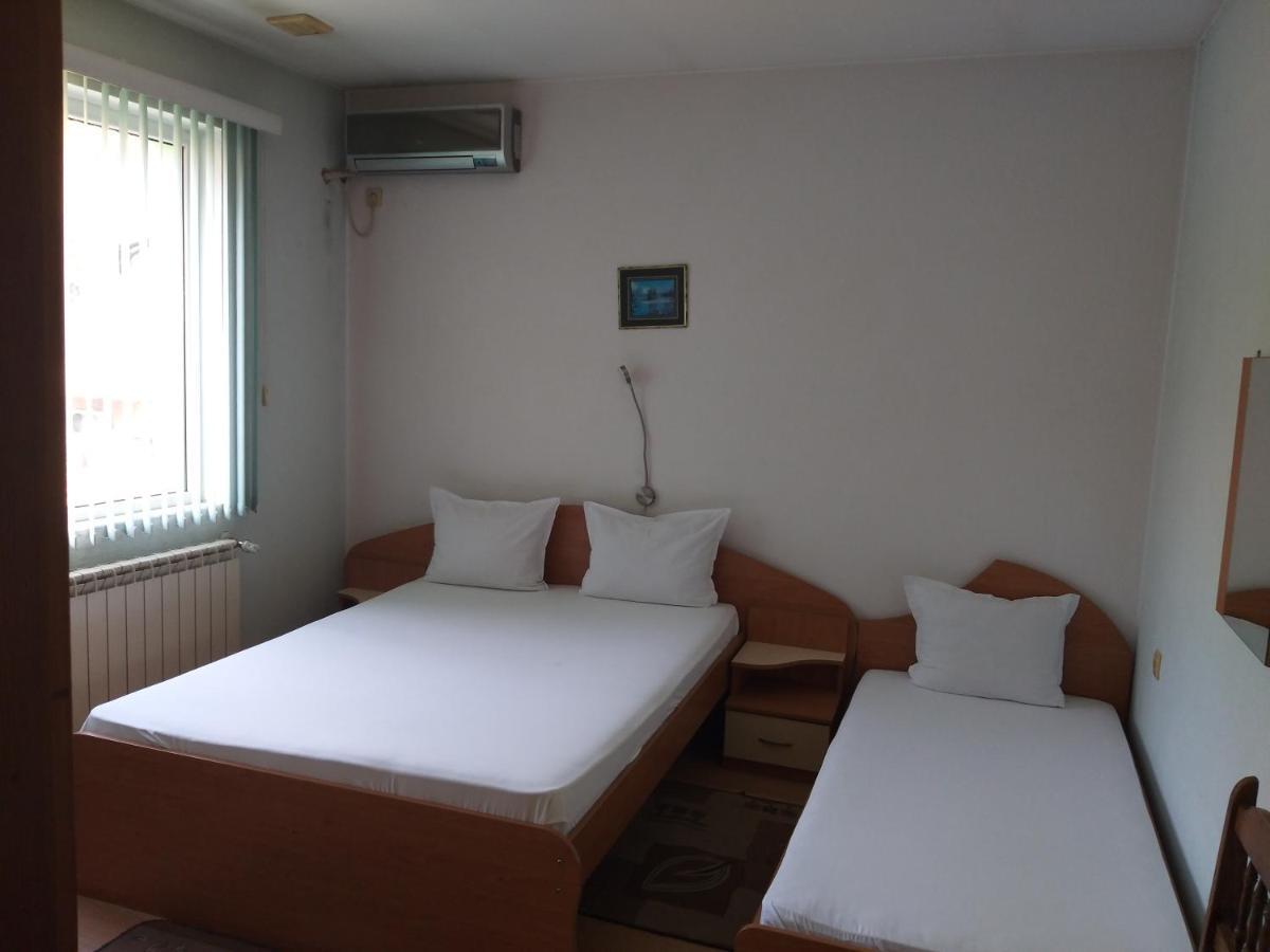 Hotel Tsarevets Asenovgrad Dış mekan fotoğraf